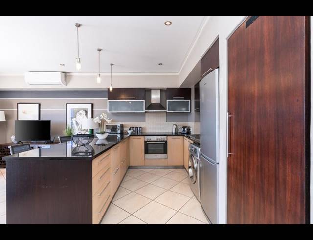 1 BEDROOM APARTMENT FOR SALE IN CAPE TOWN CITY CENTRE